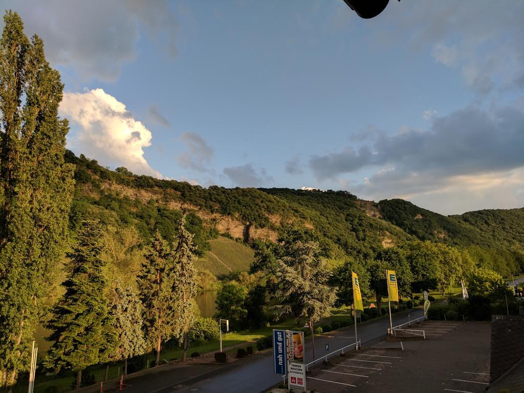 Ferienwohnung "Zum Klosterruinenblick" Kröv Zewnętrze zdjęcie